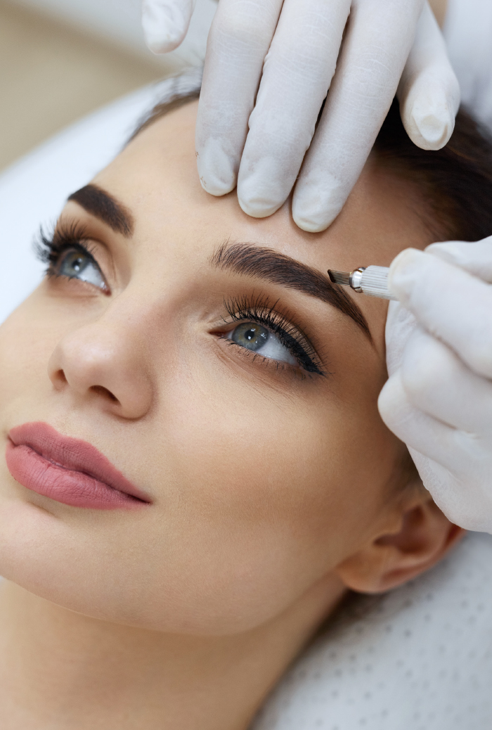 Guide pratique pour redessiner vos sourcils grâce au maquillage permanent