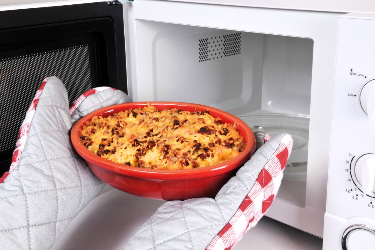 Réchauffés au micro-ondes, ces aliments deviennent de véritables poisons